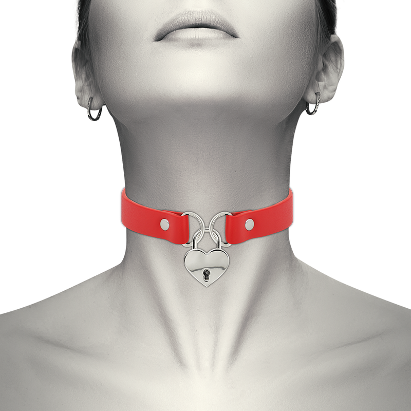 COQUETTE CHIC DESIRE – COLLIER EN CUIR VEGAN ROUGE AVEC ACCESSOIRE COEUR AVEC CLÉ